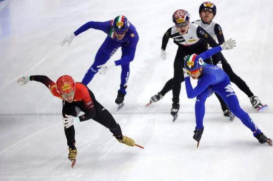 新聞速覽｜中國隊獲短道速滑世錦賽5000米接力金牌